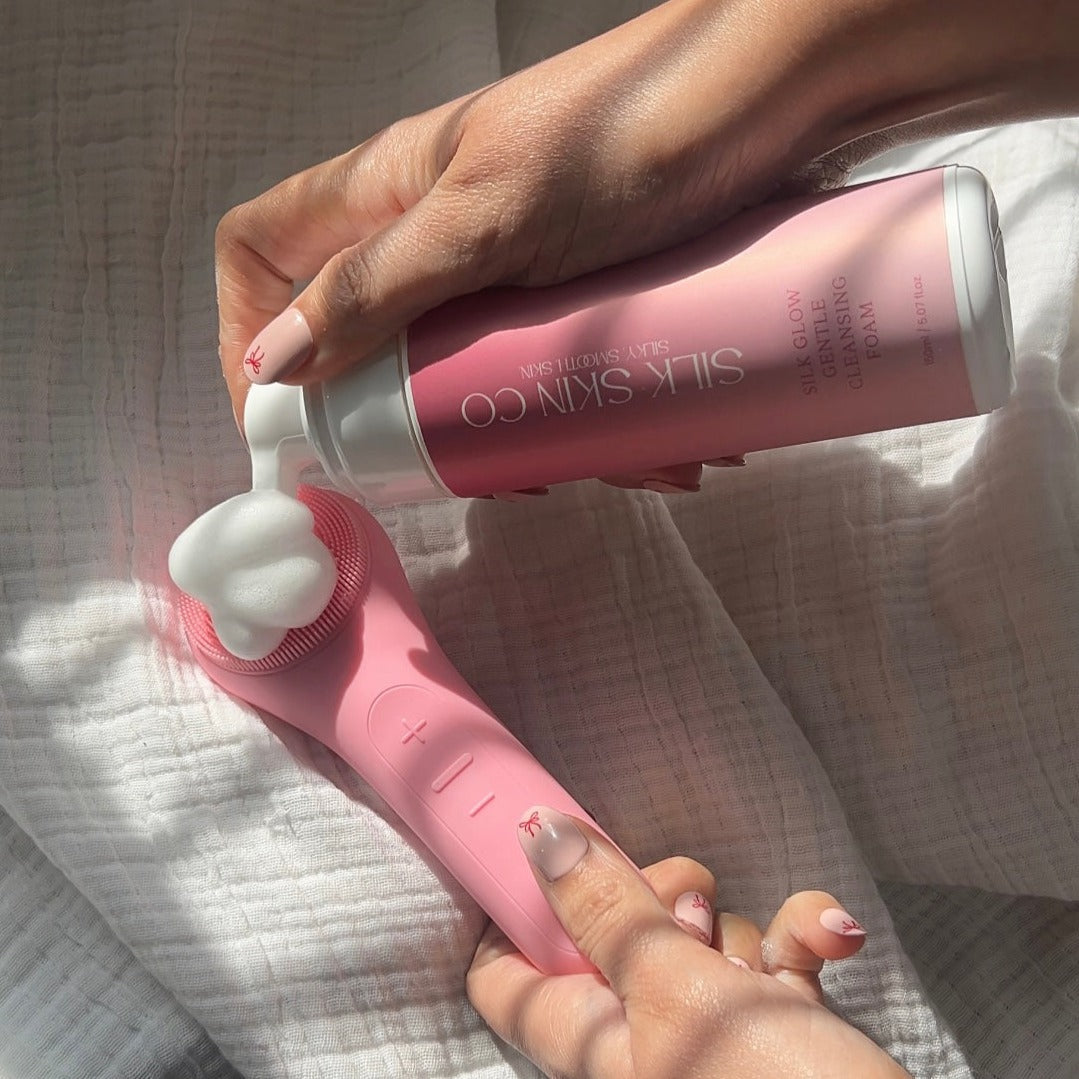 Silk Glow Sonic - Silicone Facial Massaging & Cleansing Brush